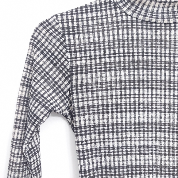 Sheer mock neck top - Picture 3 of 3